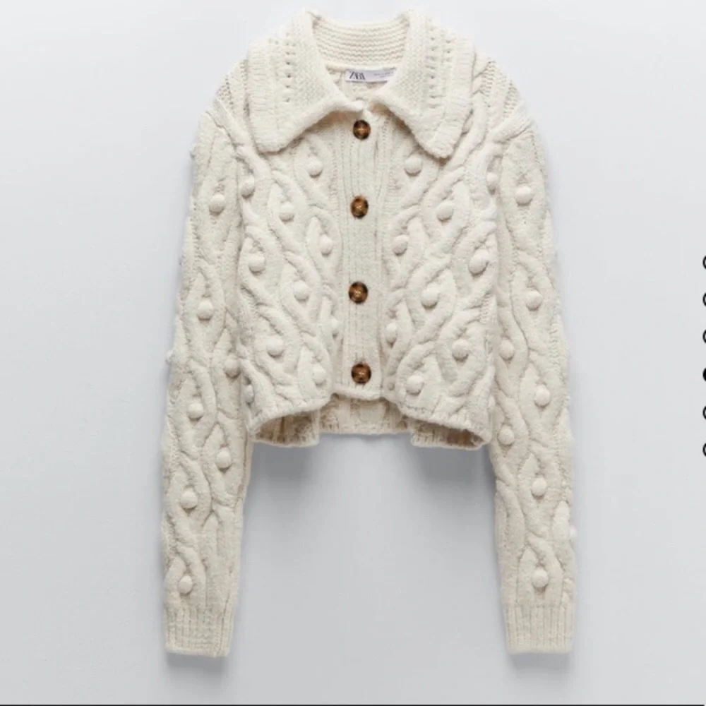 Cozy Cable Knit Button-Front Cream Sweater - Picture 4 of 12